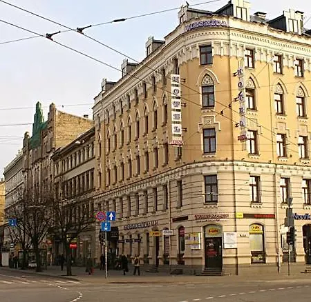 Irina Hotel 3*