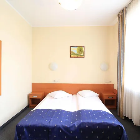Hotell Irina 3*