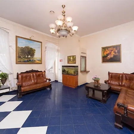 Irina Hotel 3*