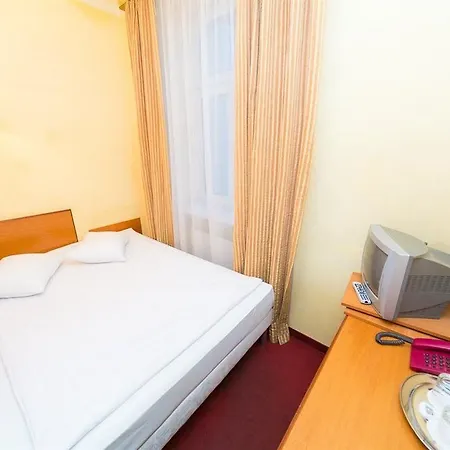 Irina Hotel 3*